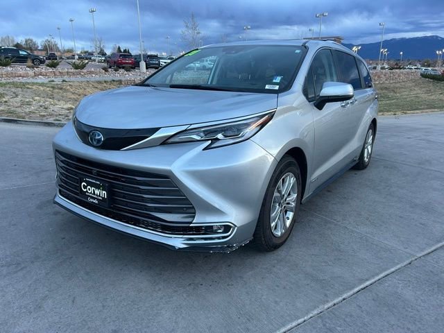 Used 2021 Toyota Sienna Platinum video 3
