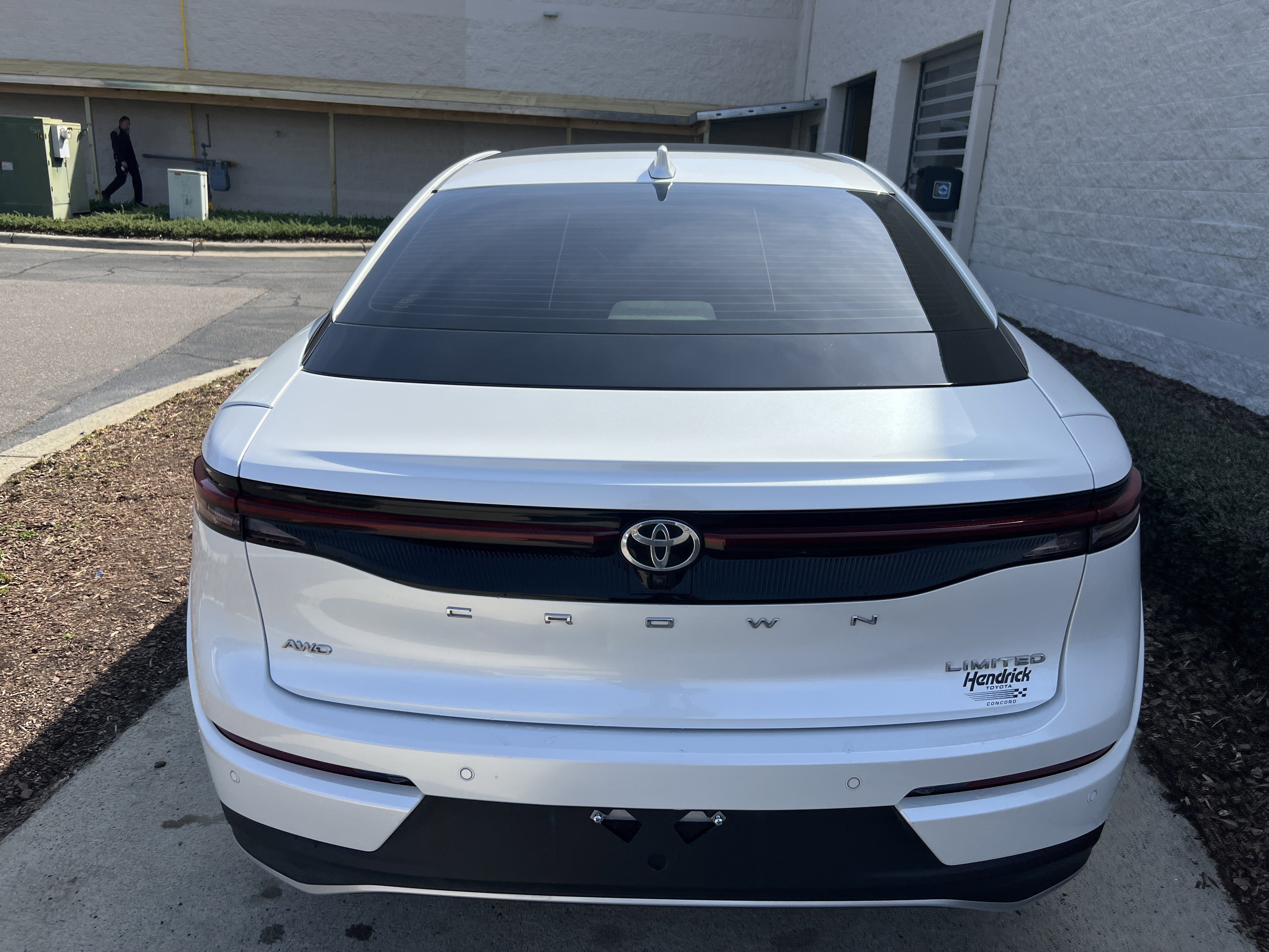 Used 2023 Toyota Crown Limited image 9