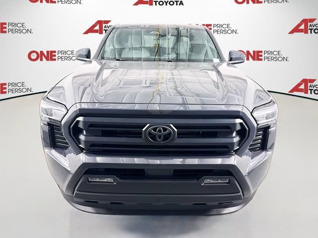Certified 2025 Toyota Tacoma SR5 AWD/4WD image 2