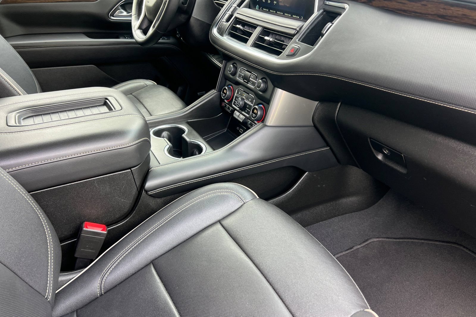 Used 2023 Chevrolet Suburban Premier AWD/4WD image 17