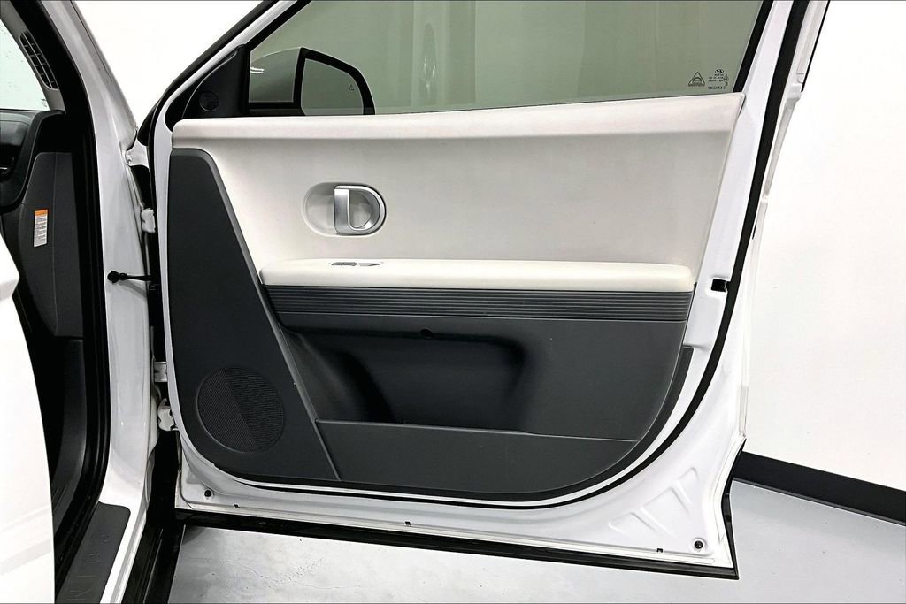 Used 2022 Hyundai Ioniq 5 SE w/ Cargo Package image 22