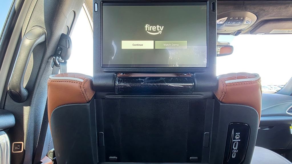 New 2026 Chrysler Pacifica Pinnacle image 28