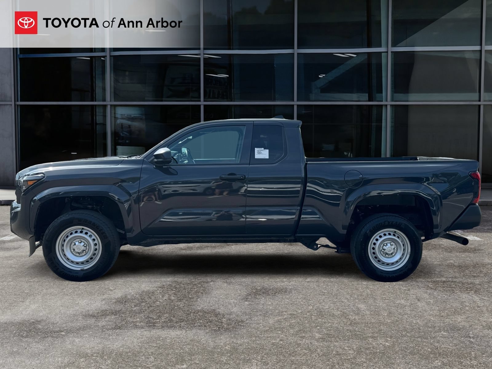 Used 2025 Toyota Tacoma SR AWD/4WD image 8