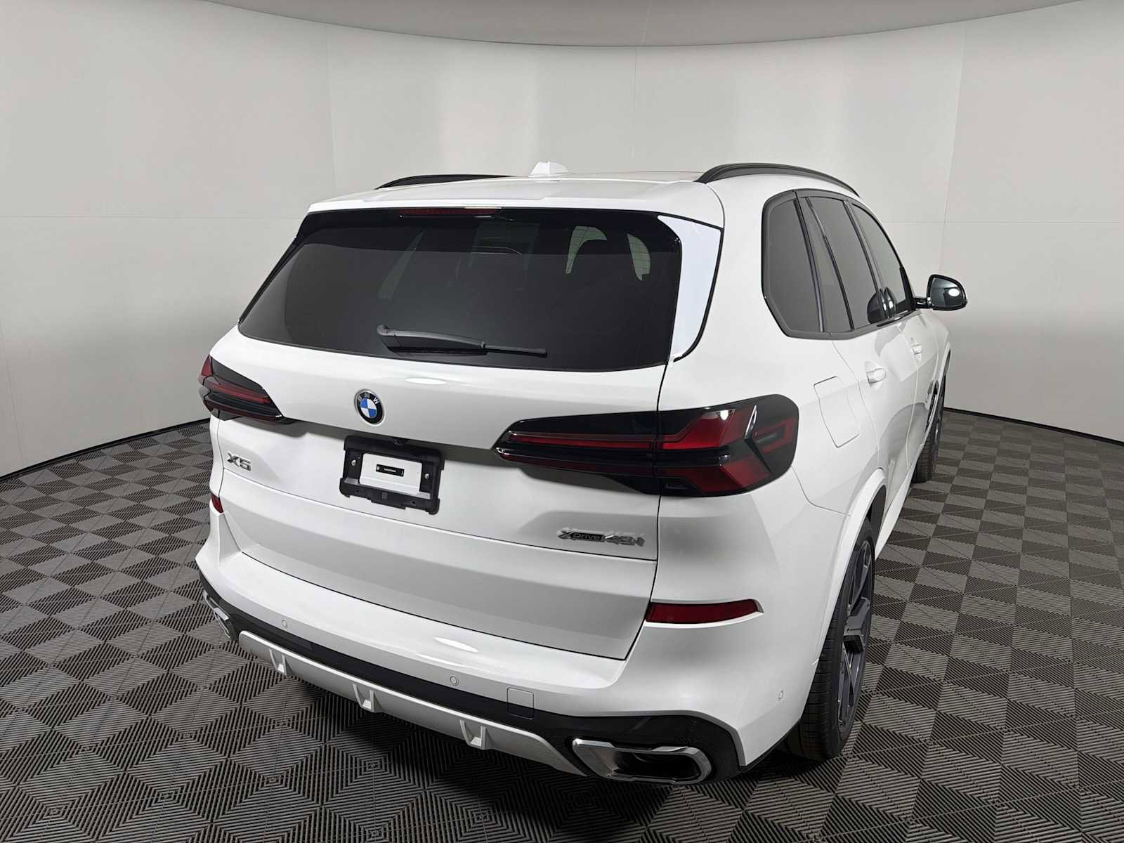 New 2026 BMW X5 xDrive40i w/ M Sport Package AWD/4WD image 9