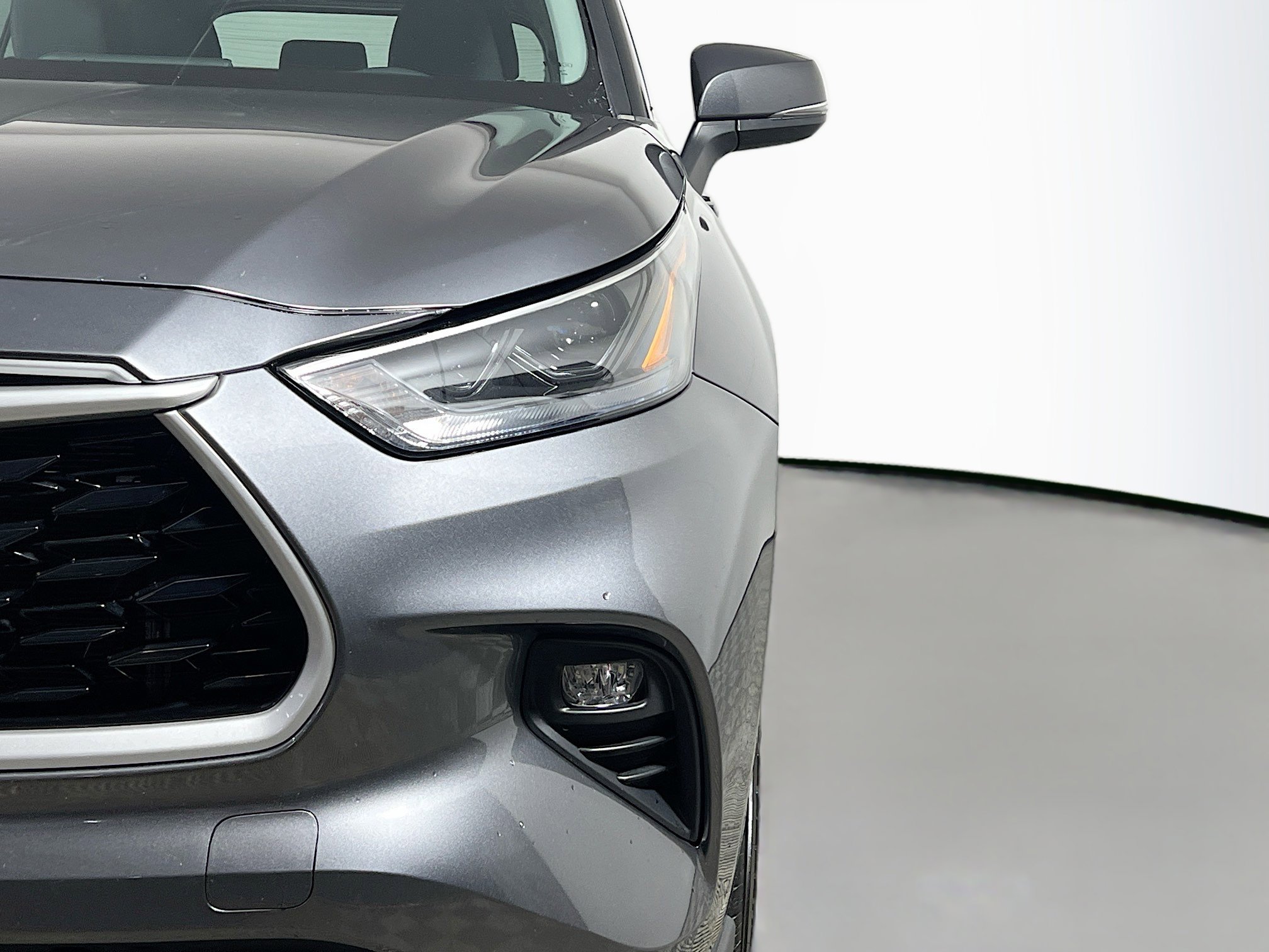 Used 2023 Toyota Highlander LE image 12