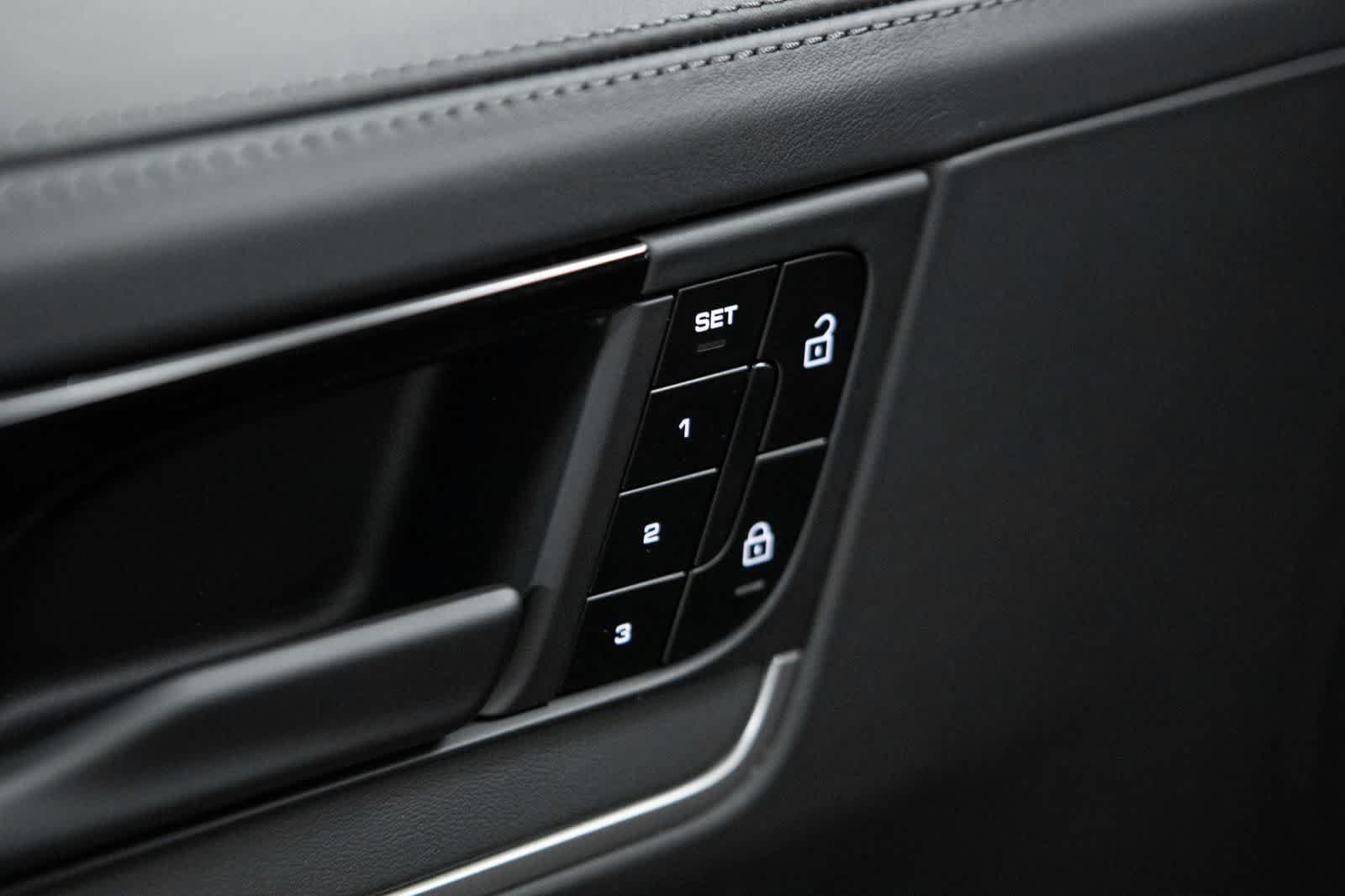 New 2026 Porsche Cayenne Turbo AWD/4WD image 25