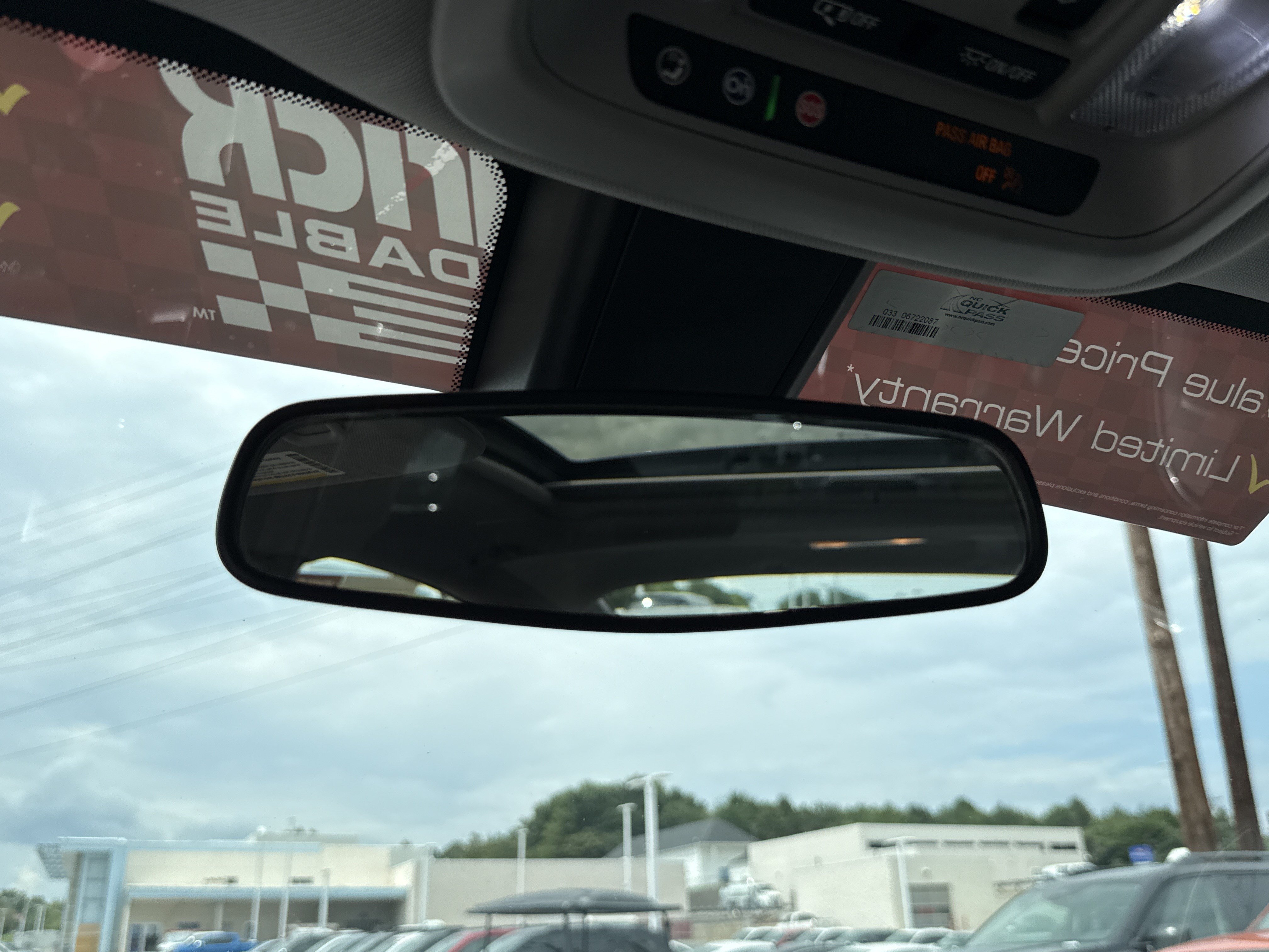 Used 2021 Chevrolet Malibu LT FWD image 32