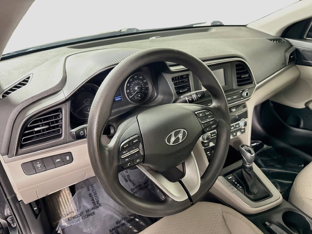 Used 2020 Hyundai Elantra SE FWD image 21