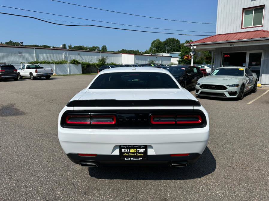 Used 2020 Dodge Challenger SXT w/ Blacktop Package image 7