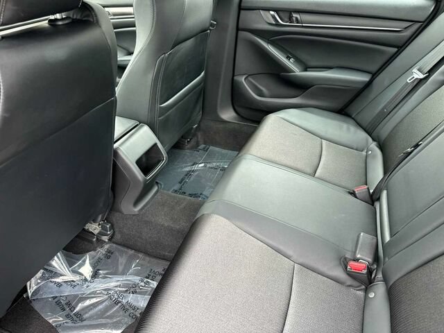 Used 2018 Honda Accord Sport image 15
