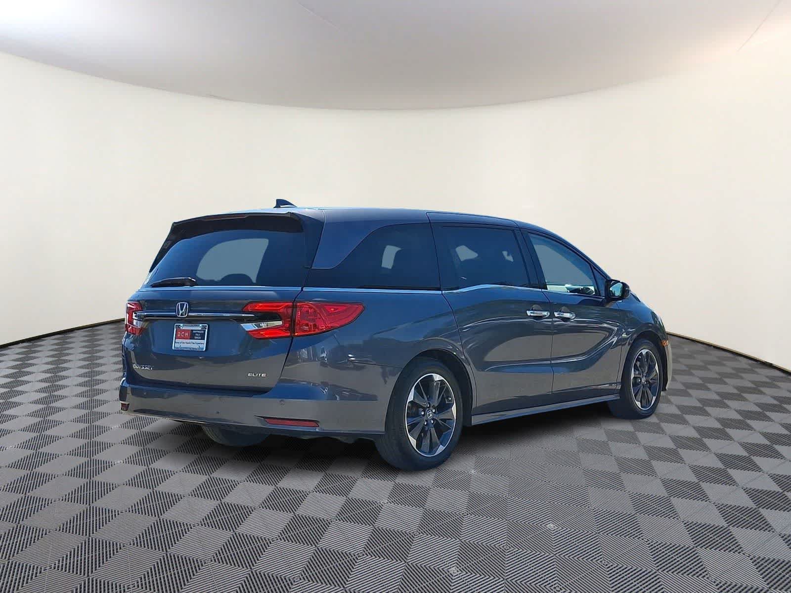 Used 2023 Honda Odyssey Elite image 5