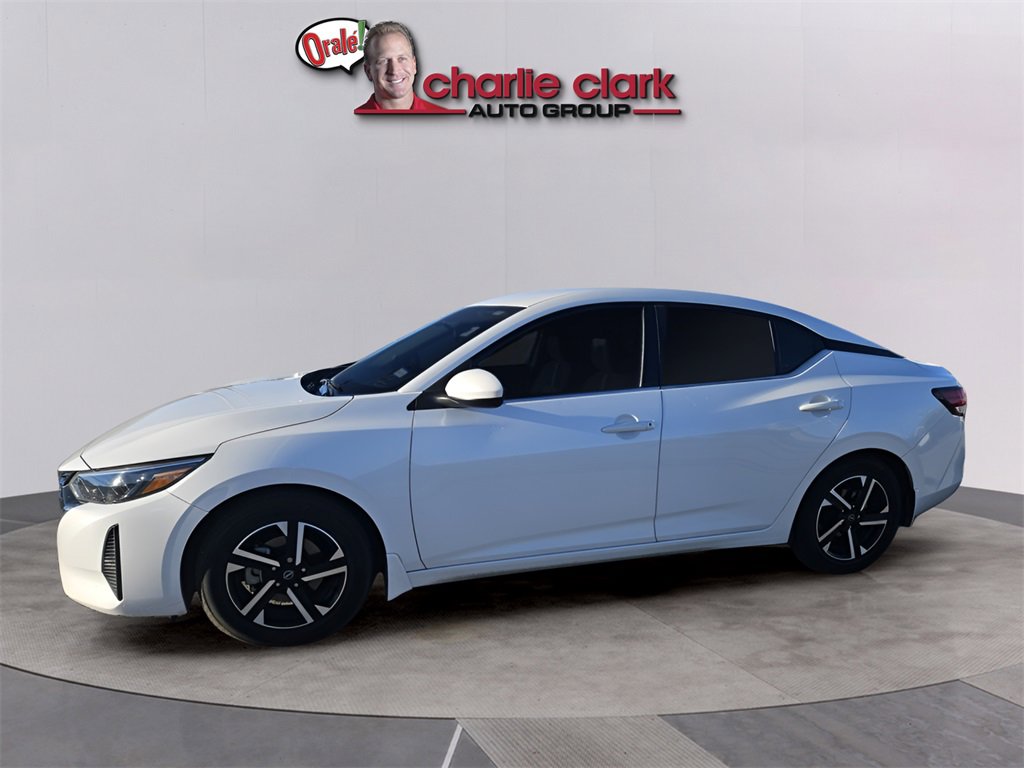 Used 2024 Nissan Sentra SV image 2