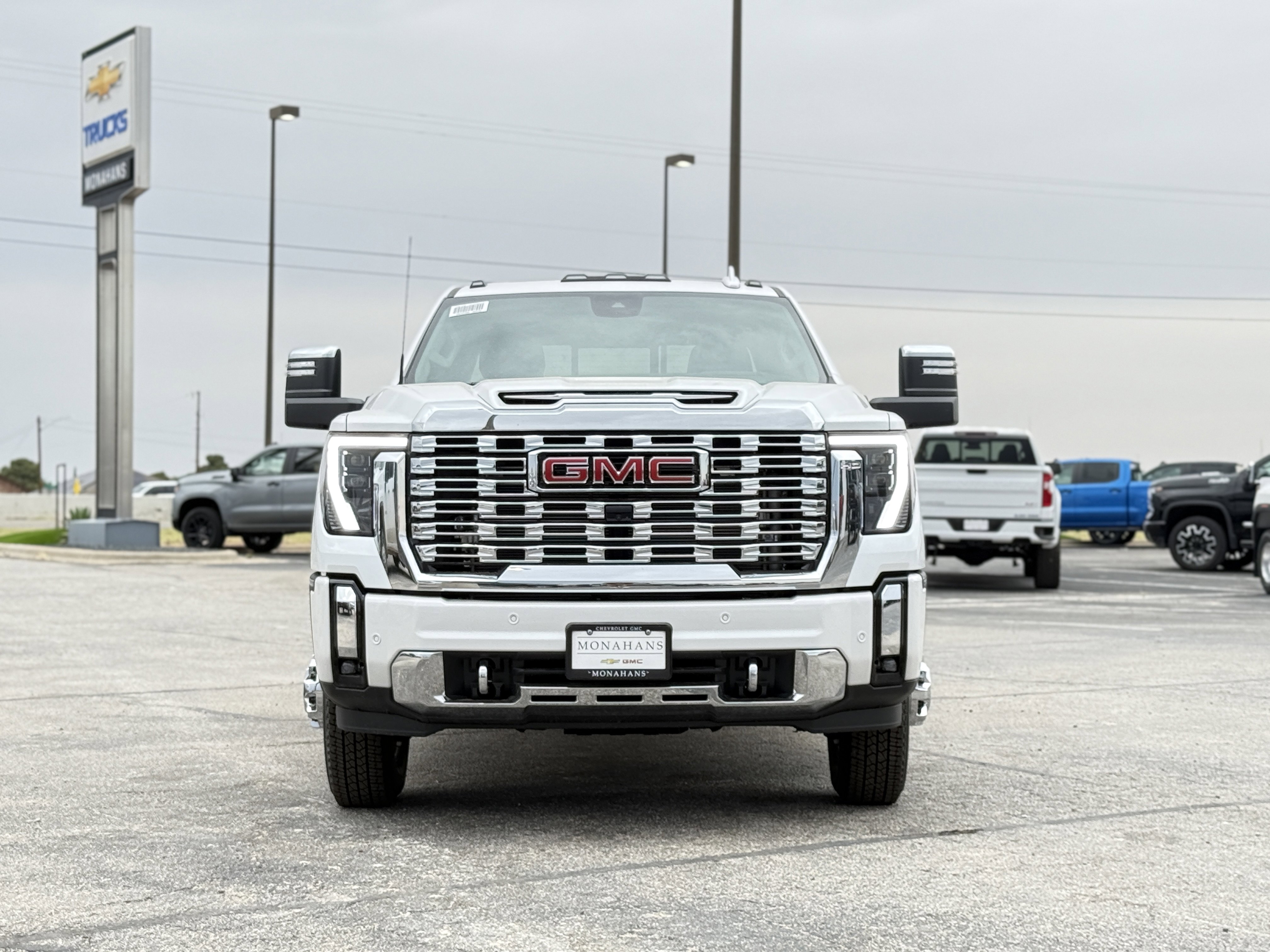 New 2025 GMC Sierra 3500 Denali w/ Technology Package image 2