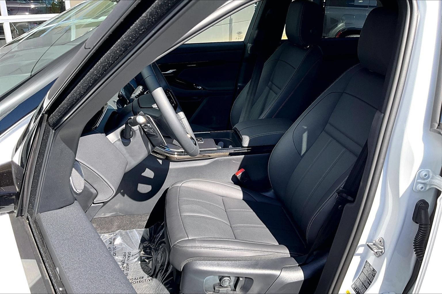 New 2026 Land Rover Range Rover Evoque Hoxton AWD/4WD image 9