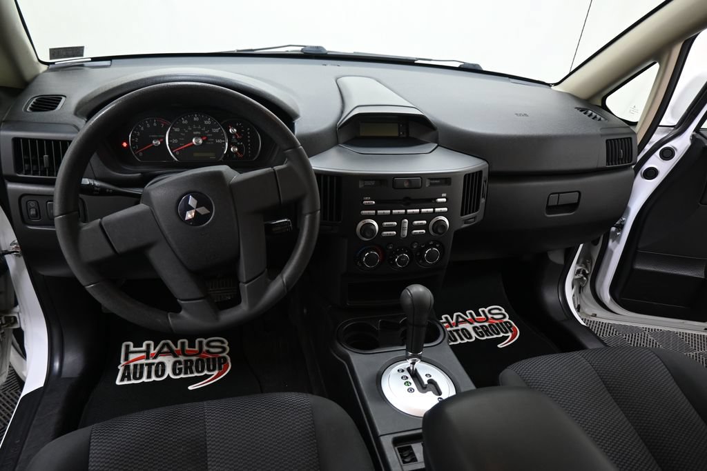 Used 2011 Mitsubishi Endeavor LS AWD/4WD image 4