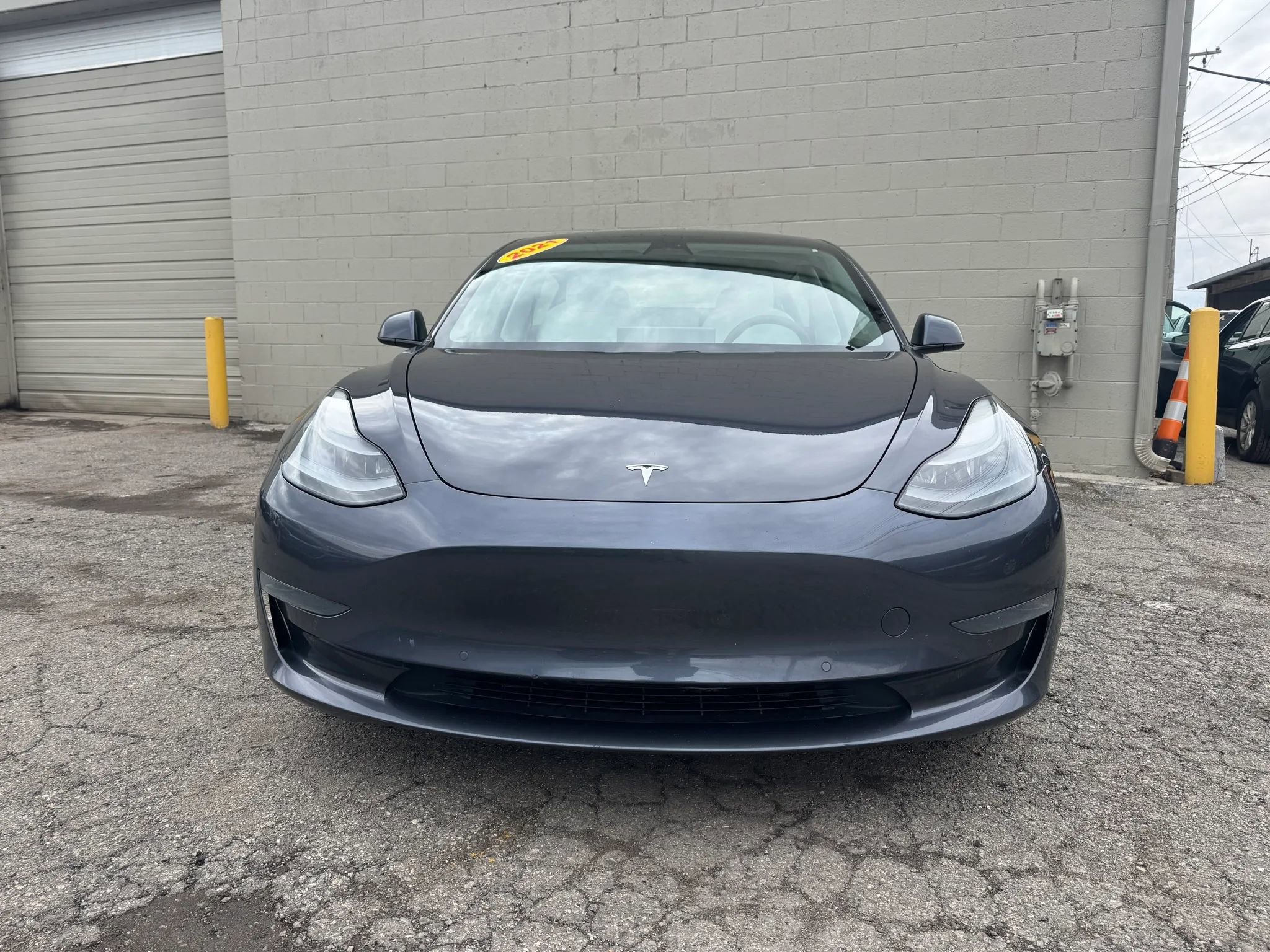 Used 2021 Tesla Model 3 Standard Range Plus image 4
