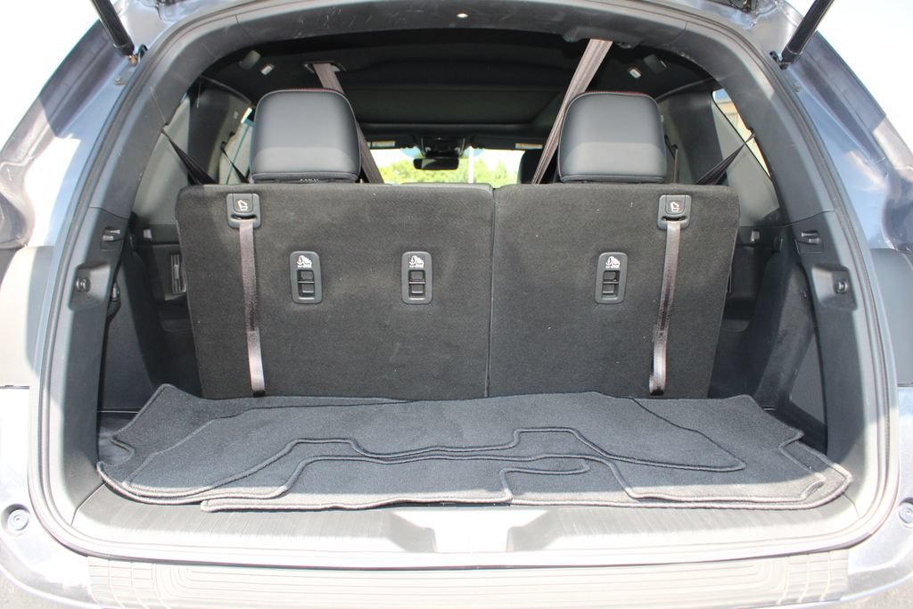 Certified 2025 Honda Pilot Black Edition image 37