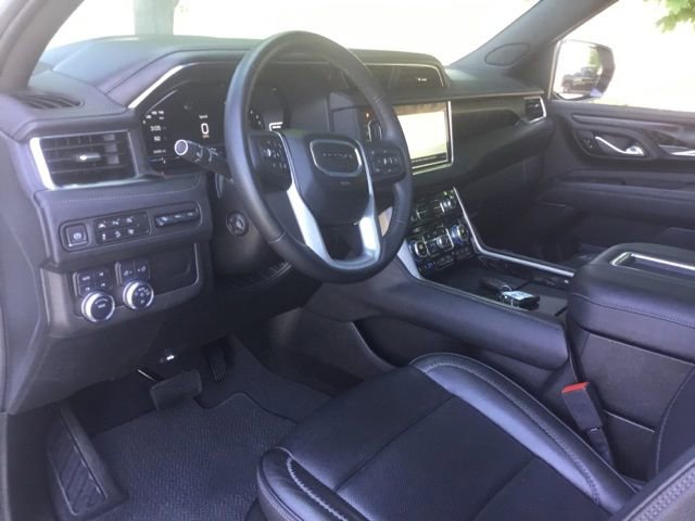 Used 2024 GMC Yukon XL Denali AWD/4WD image 19