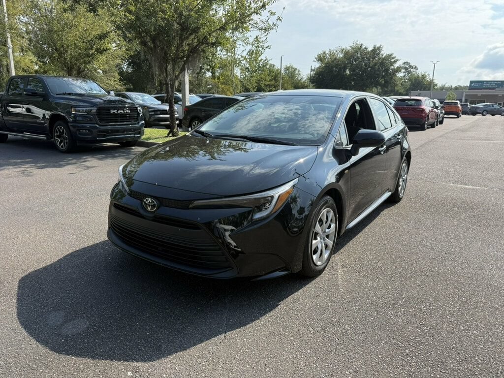 Used 2026 Toyota Corolla LE FWD image 1