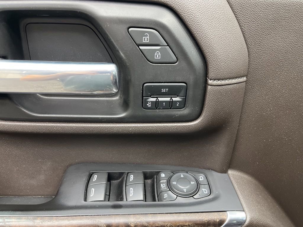 Used 2023 GMC Sierra 2500 Denali w/ Denali Ultimate Package image 9