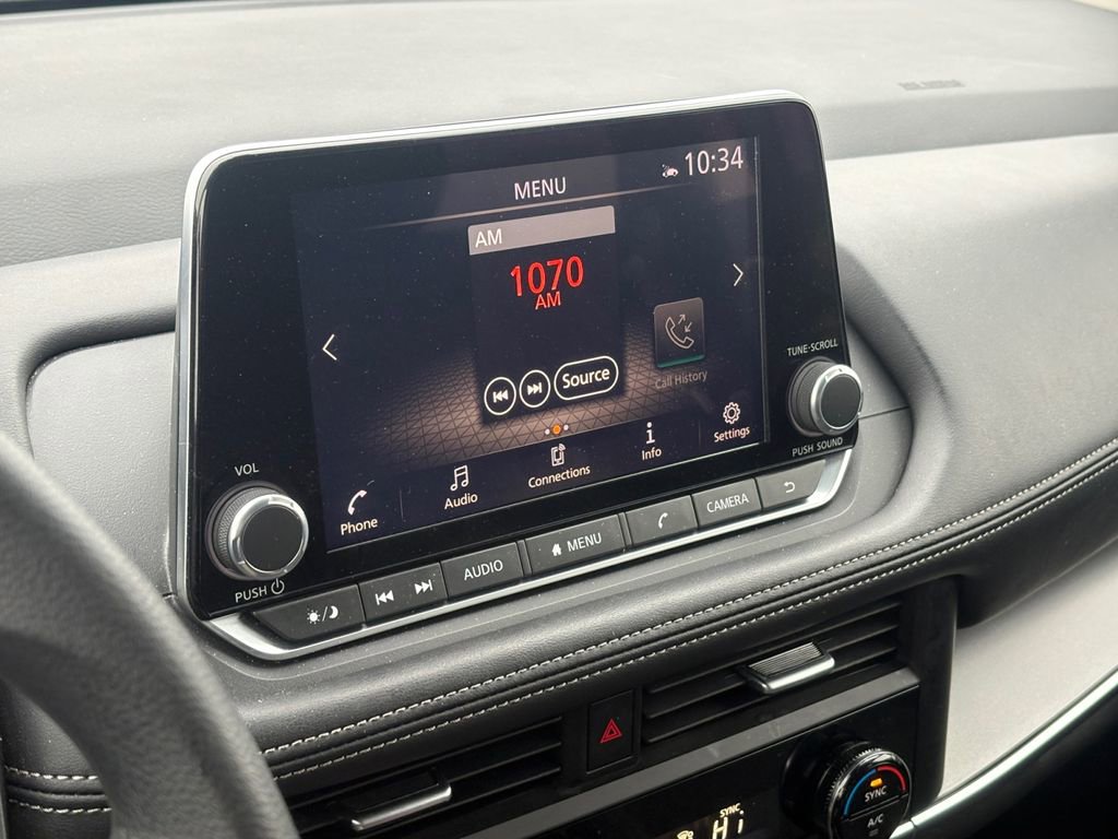 Used 2024 Nissan Rogue SV image 15