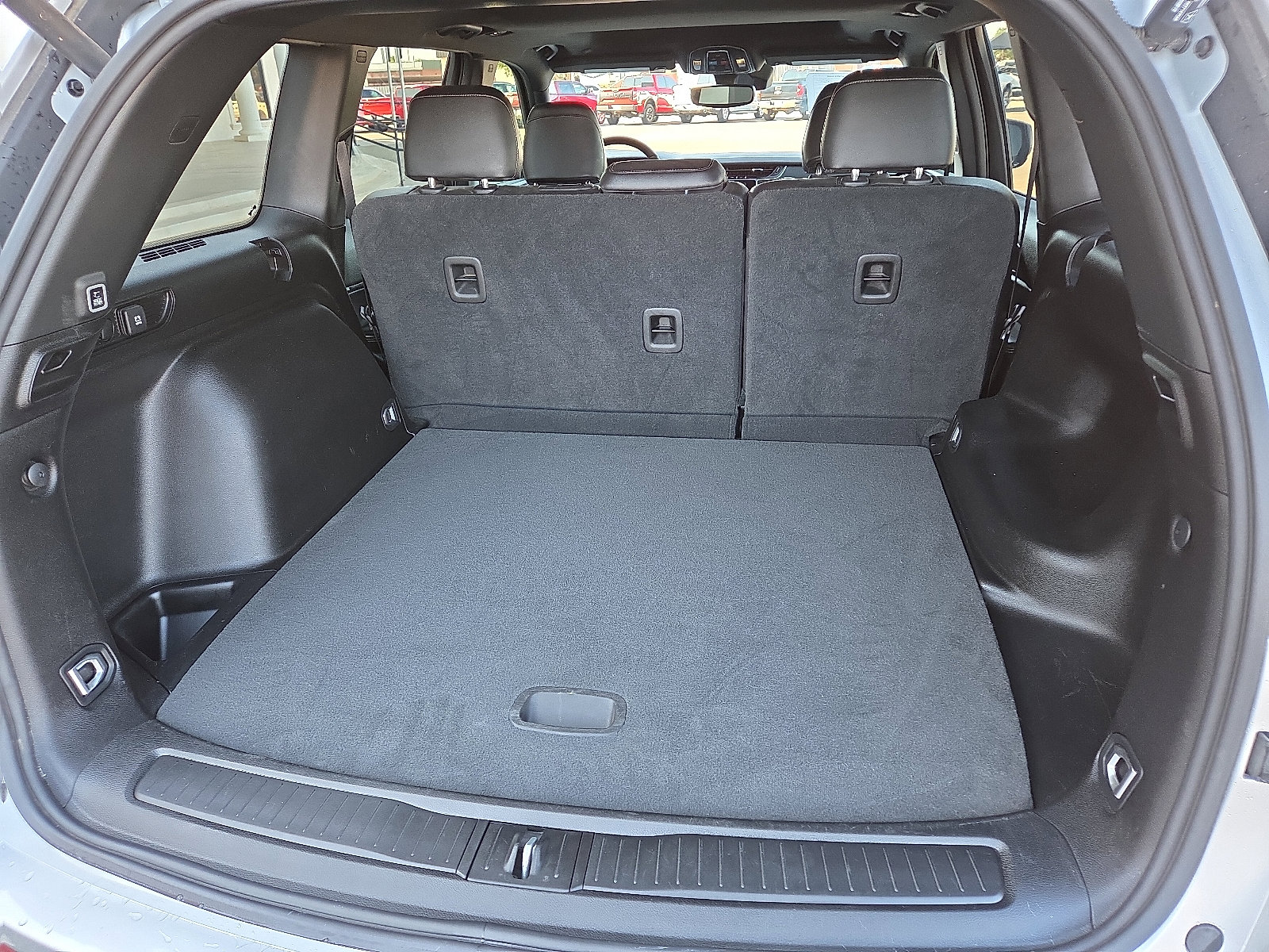 Used 2024 Jeep Grand Cherokee Altitude image 7