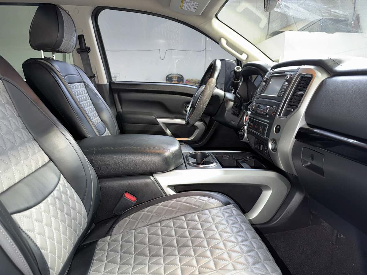 Used 2017 Nissan Titan SV AWD/4WD image 24