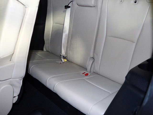 Used 2020 Toyota Highlander XLE image 14