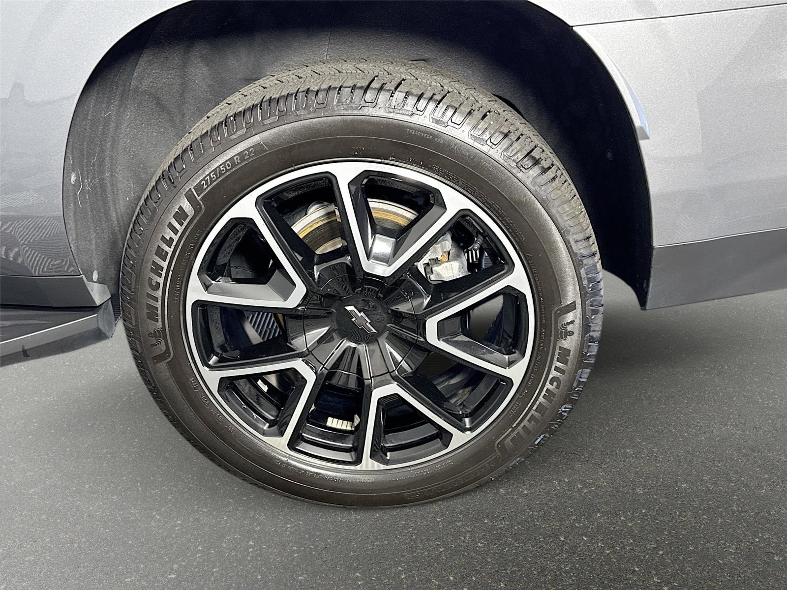 Certified 2021 Chevrolet Suburban RST w/ Luxury Package RWD image 31