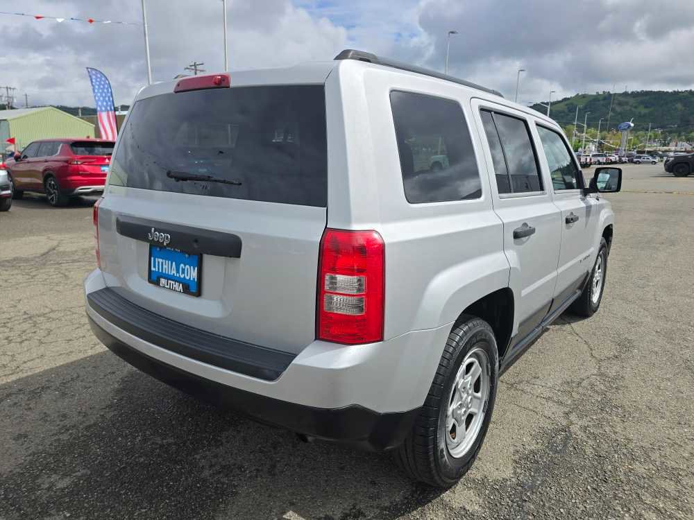 Used 2011 Jeep Patriot Sport FWD image 5