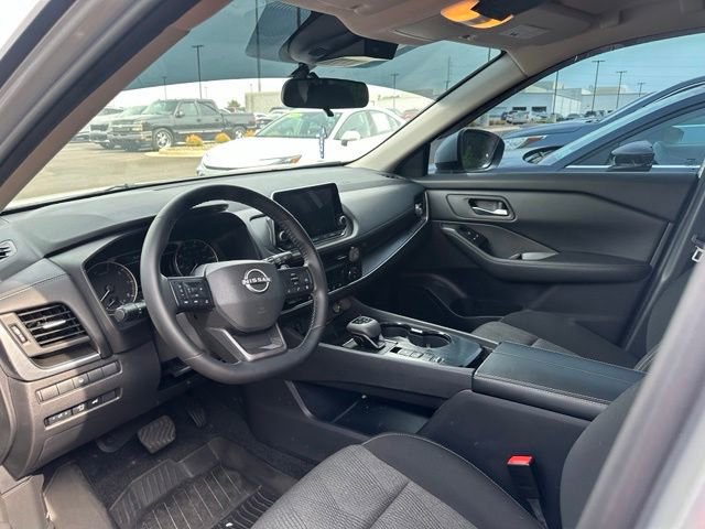 Used 2025 Nissan Rogue SV FWD image 9