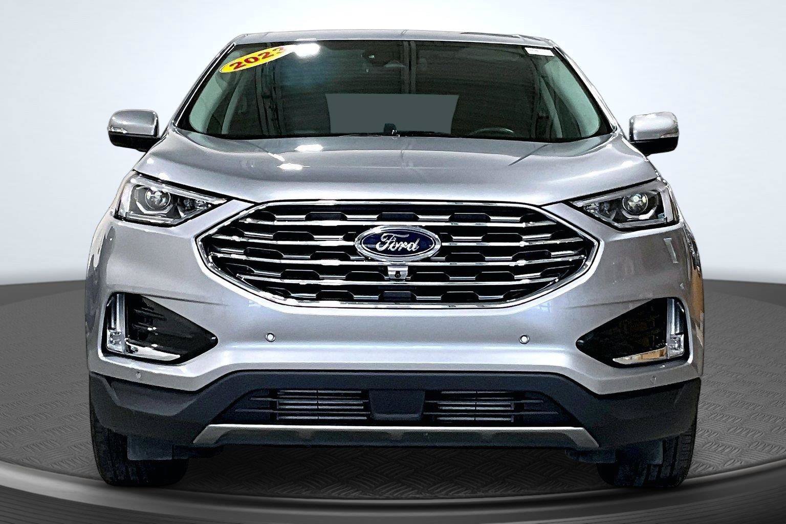 Used 2023 Ford Edge Titanium w/ Equipment Group 301A AWD/4WD image 3
