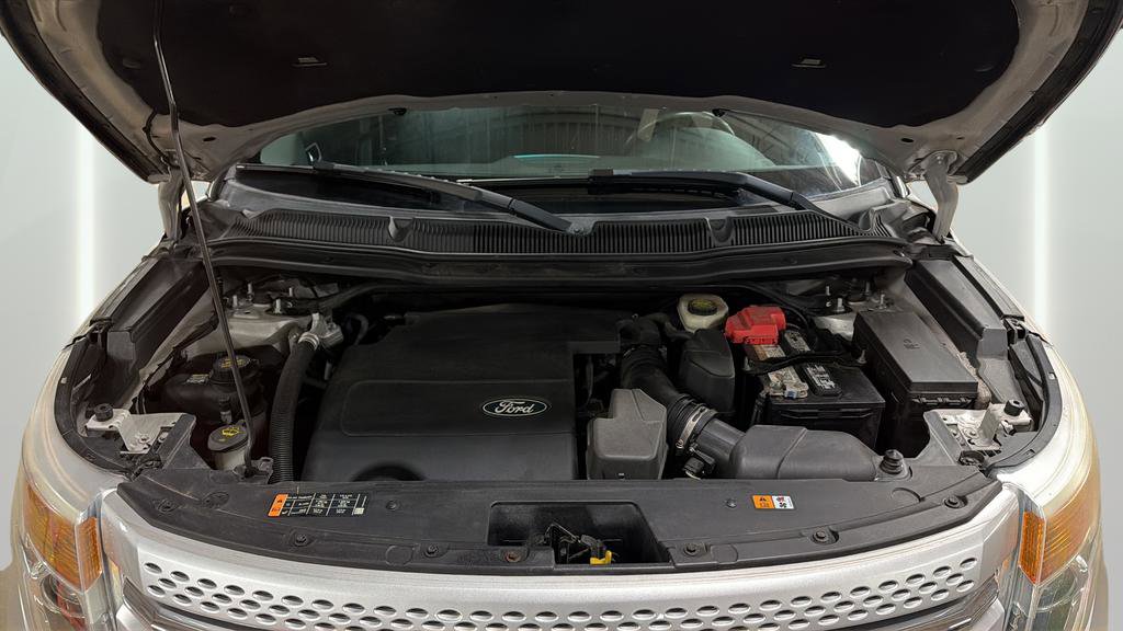 Used 2014 Ford Explorer XLT image 13