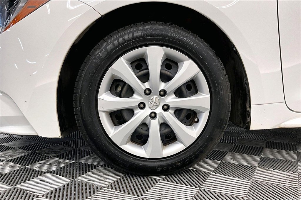 Used 2023 Toyota Corolla LE image 8