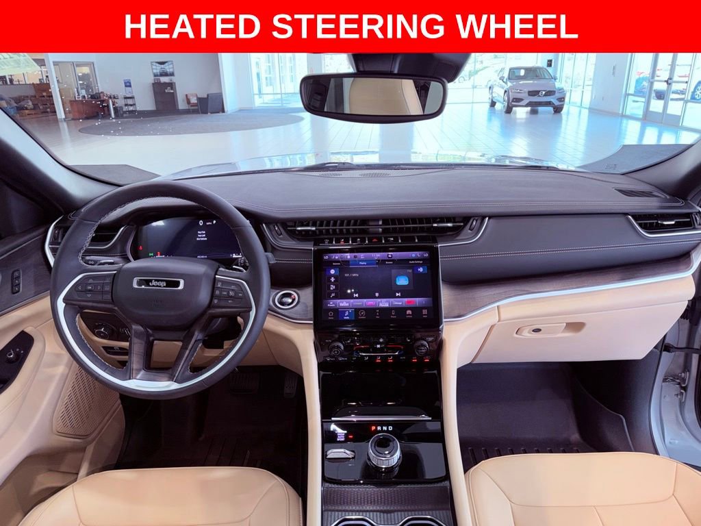 Used 2024 Jeep Grand Cherokee Limited w/ Black Appearance Package image 11