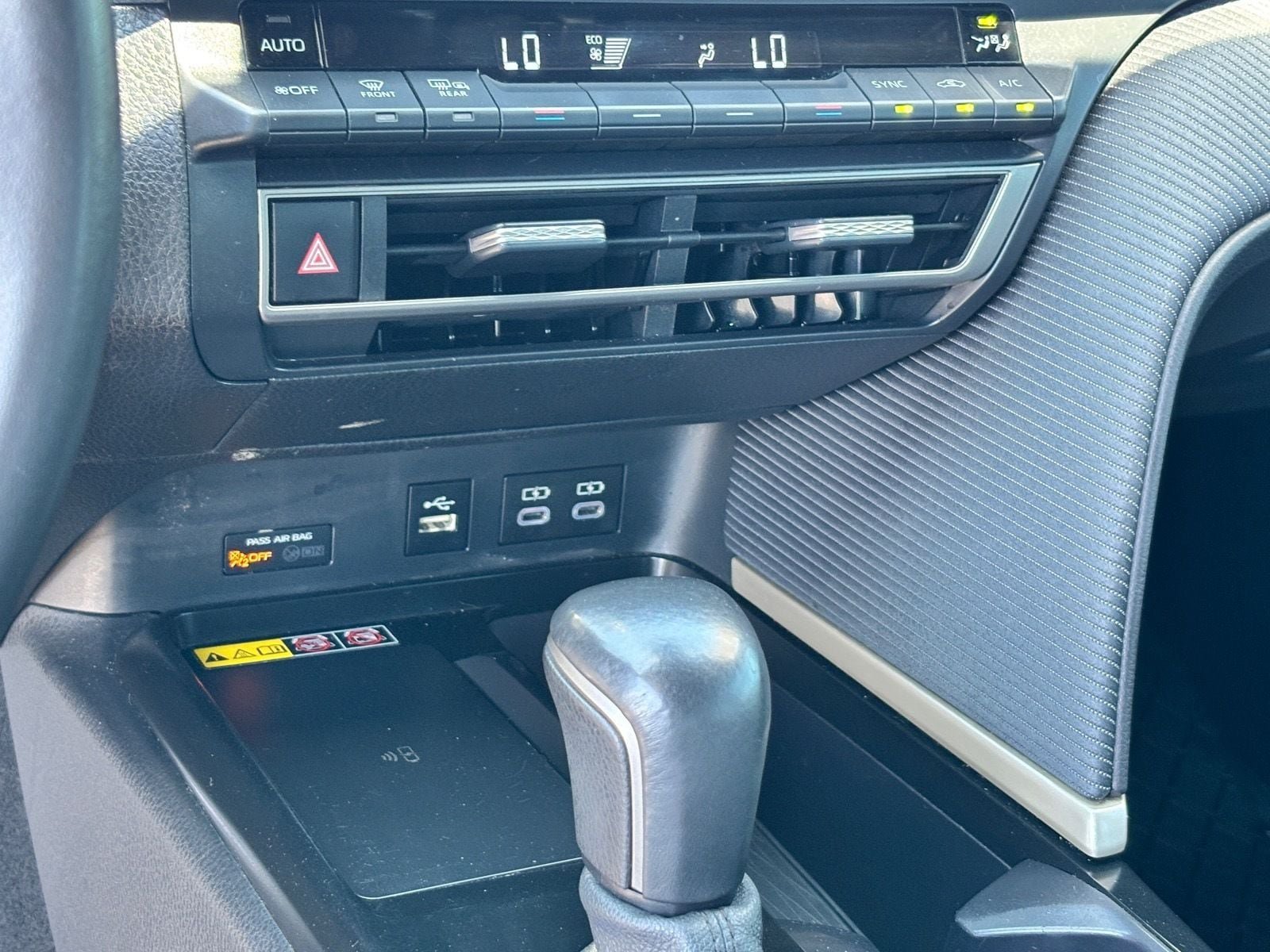 Used 2025 Toyota Camry SE w/ Convenience Package FWD image 26