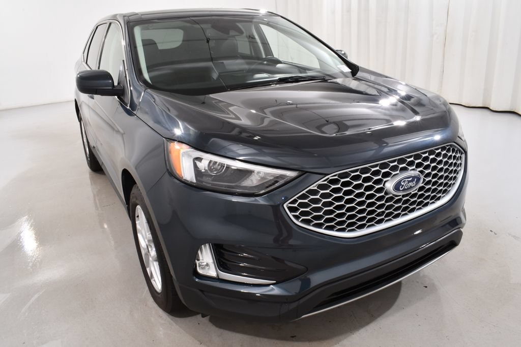 Used 2023 Ford Edge SEL w/ Convenience Package AWD/4WD image 4