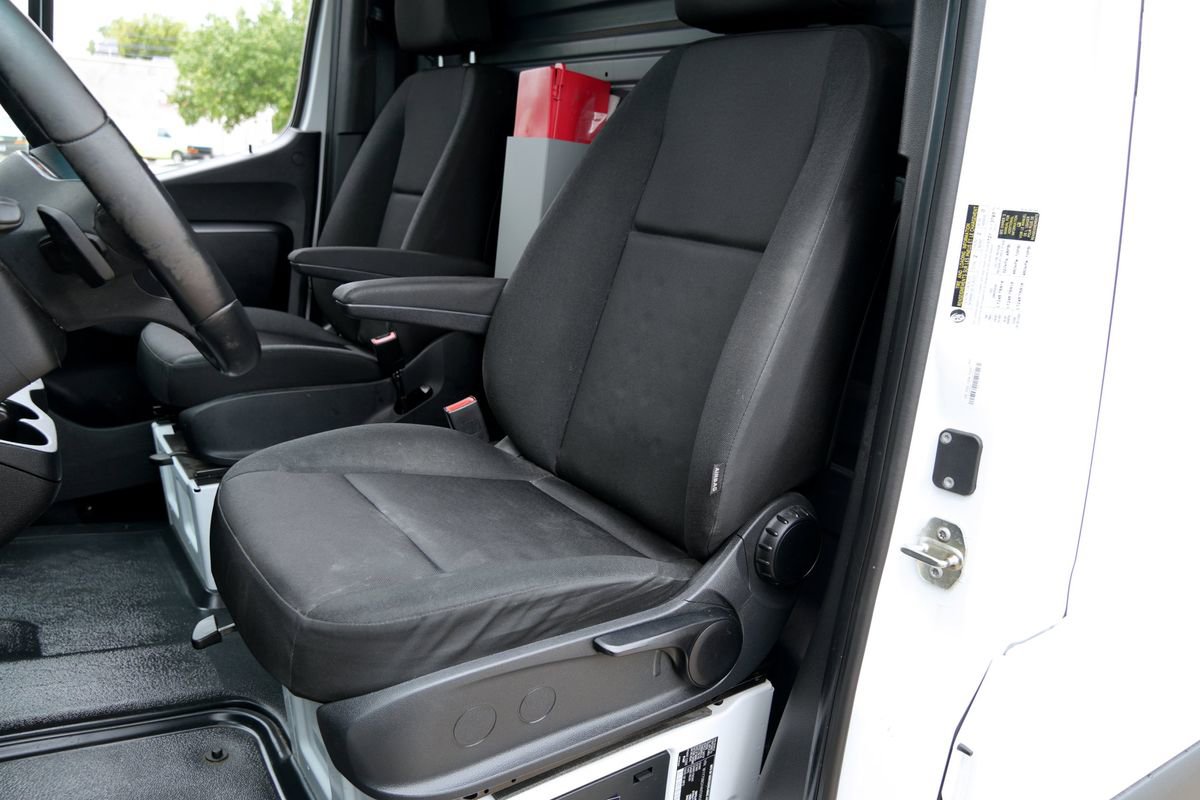 Used 2022 Mercedes-Benz Sprinter 1500 image 6