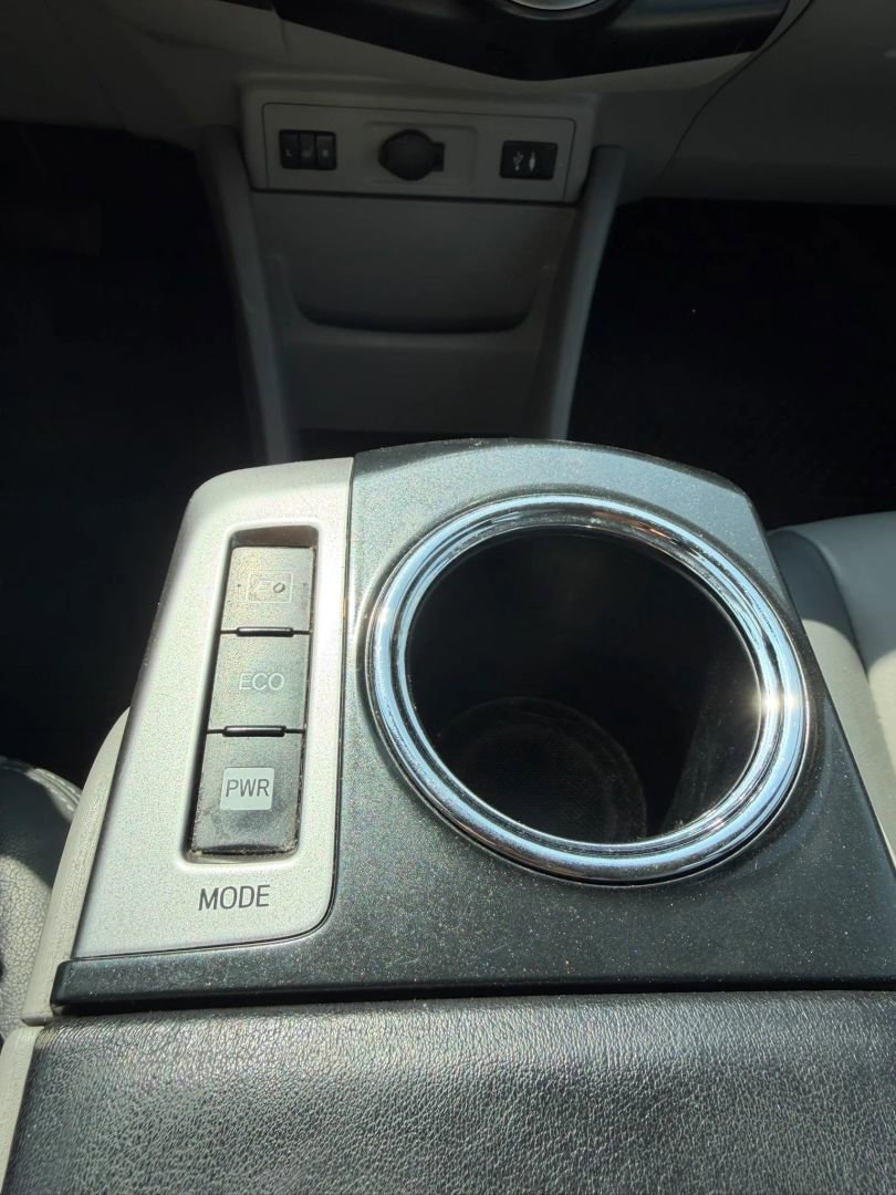 Used 2016 Toyota Prius V Five FWD image 25