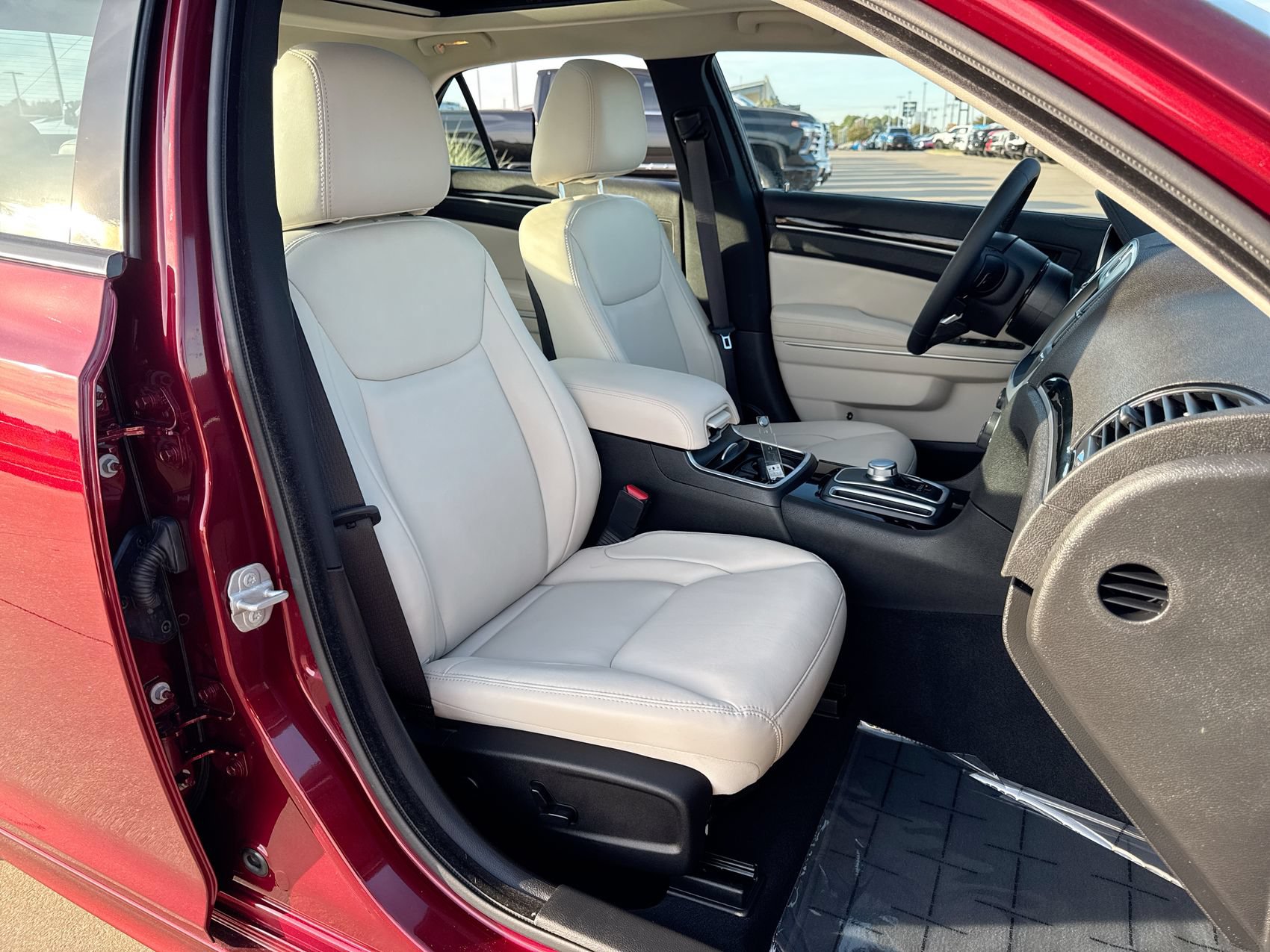 Used 2023 Chrysler 300 Touring L w/ Popular Equipment Group RWD image 24