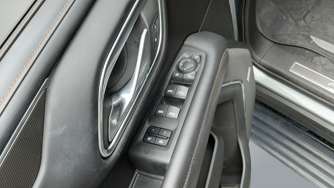 Used 2023 GMC Yukon AT4 w/ AT4 Premium Package AWD/4WD image 14