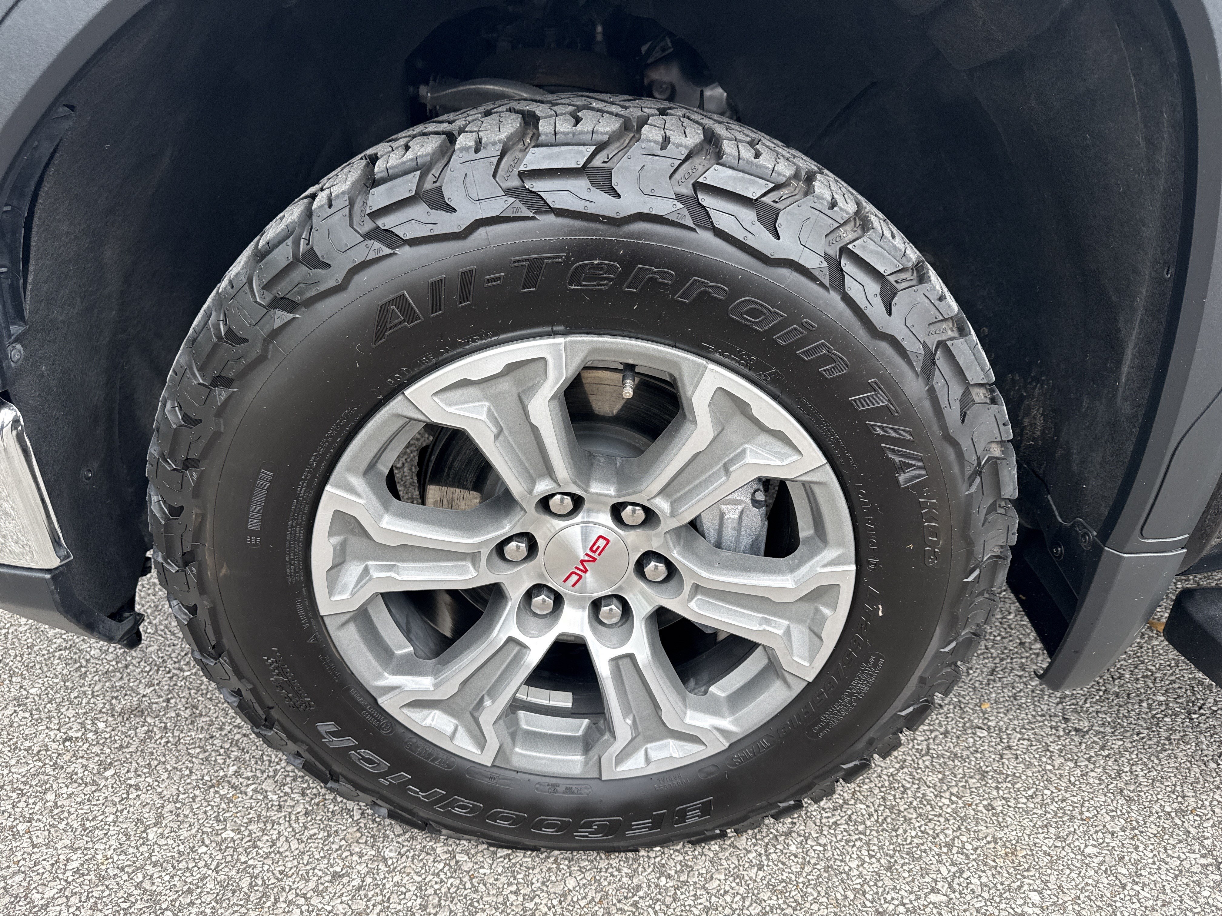 Used 2024 GMC Sierra 1500 SLE w/ X31 Off-Road Package AWD/4WD image 12