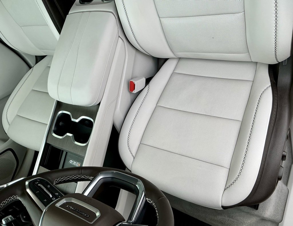 Used 2024 GMC Acadia Denali image 38