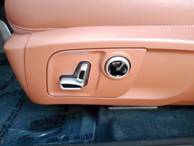 Used 2021 Maserati Levante AWD/4WD image 13