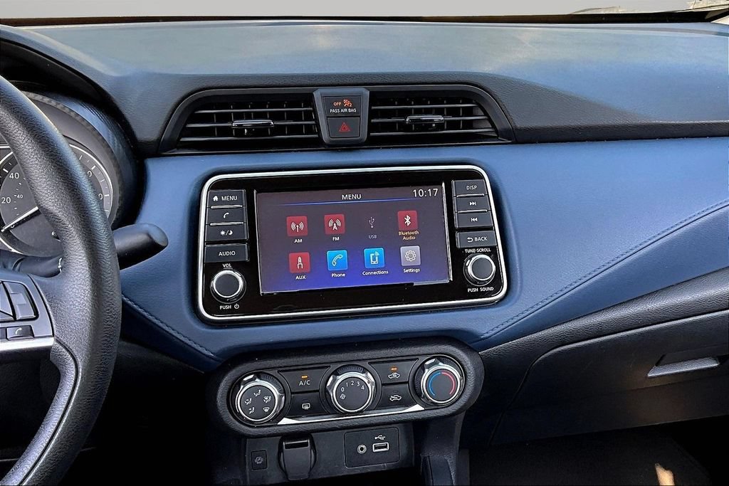 Used 2025 Nissan Versa SV FWD image 9
