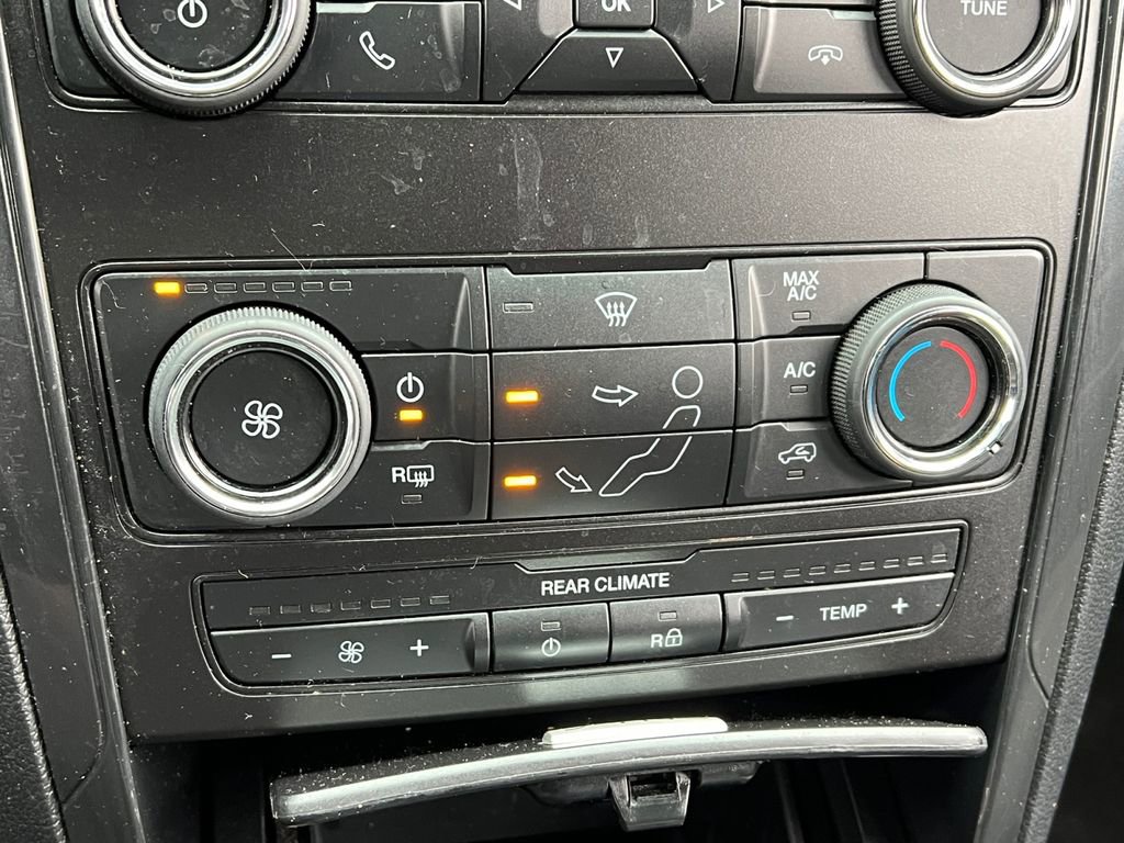 Used 2018 Ford Explorer XLT image 22