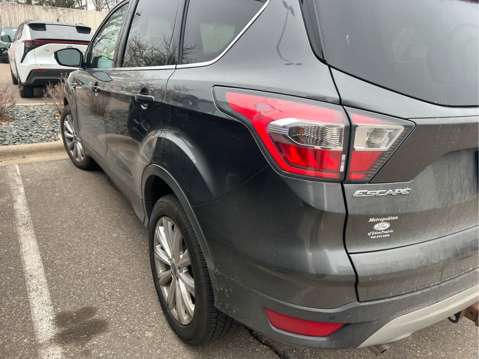 Used 2017 Ford Escape Titanium image 9