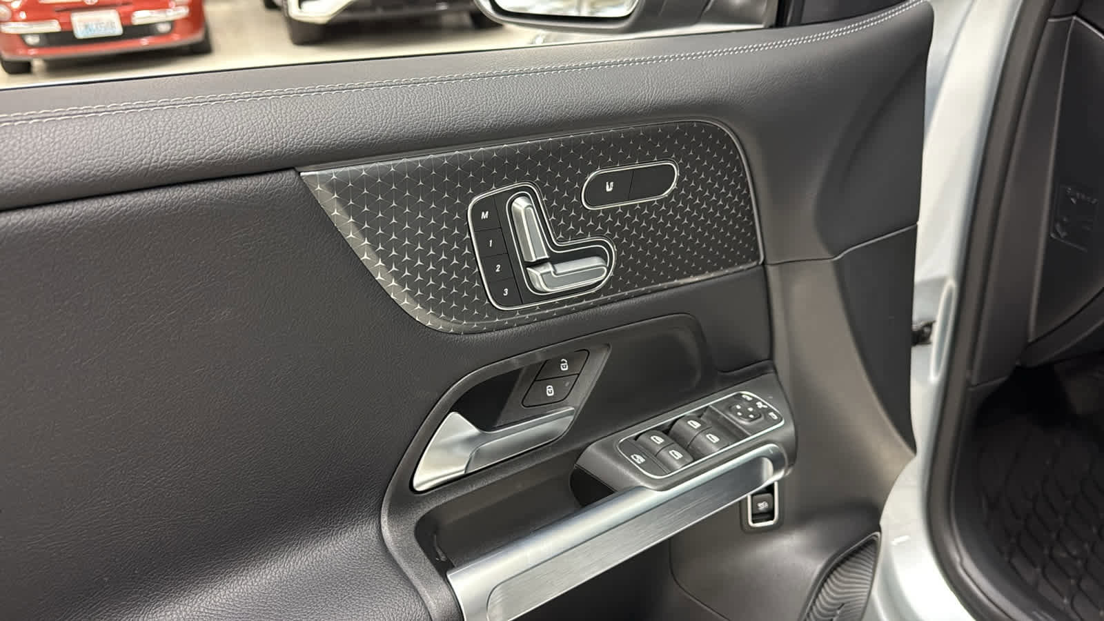 New 2026 Mercedes-Benz GLB 250 4MATIC image 15