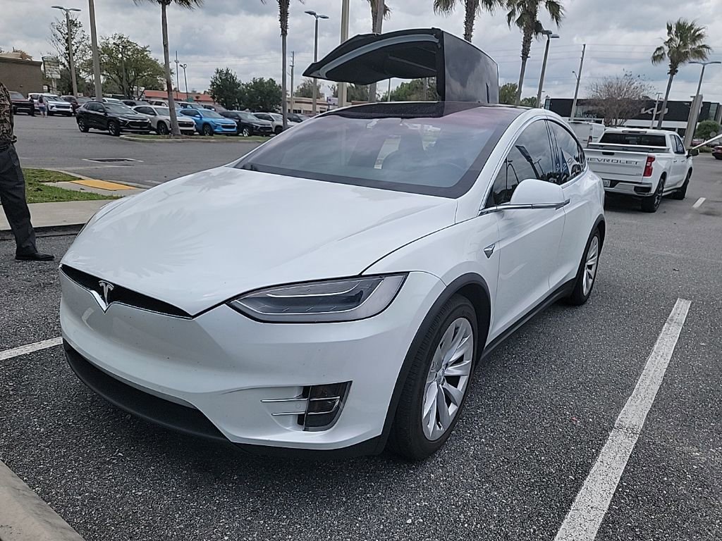 Used 2020 Tesla Model X Long Range image 3