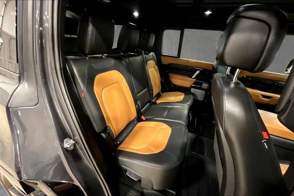Used 2023 Land Rover Defender 130 X-Dynamic SE image 25